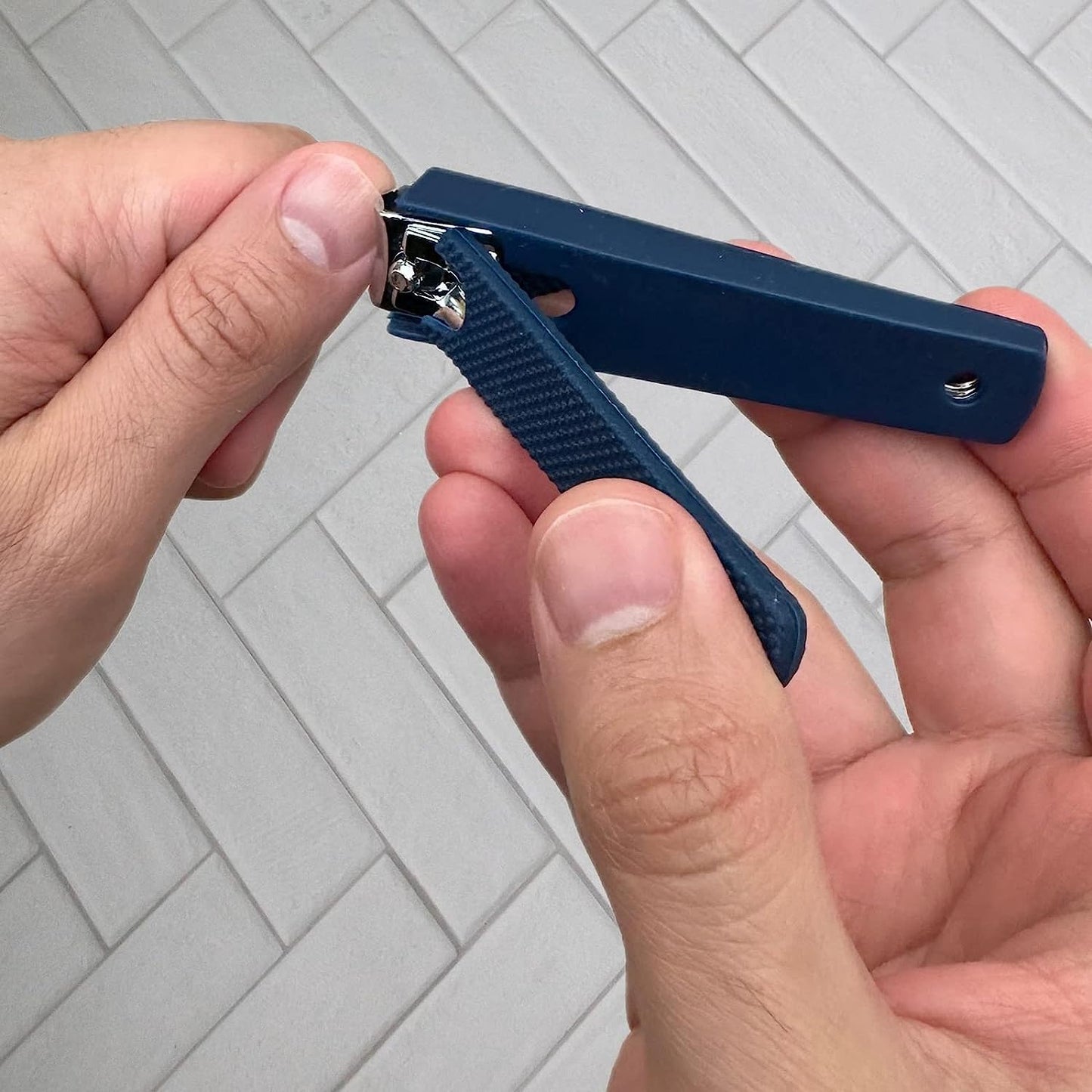 1 Comfort Hold Navy Large Nail Clippers Non-Slip Sure Grip Clipping Removable Catcher Toenails Fingernails Cutter Sharp Trimmer Stainless Steel Men Women Arthritis Unsteady Hands